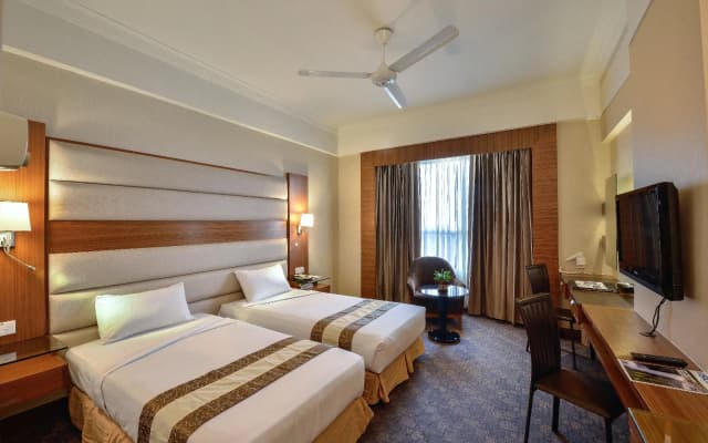 Pearl View Hotel - photo 3
