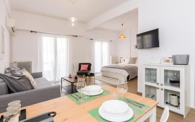 Wide Comfy Studio Apartment Centrally Located In Thissio - photo 5