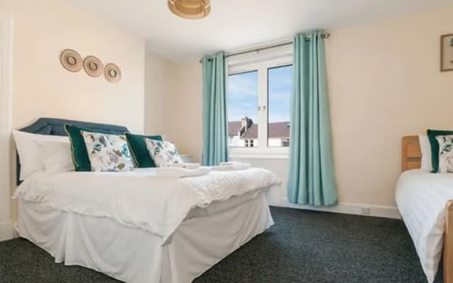 City Centre House with Parking - photo 3