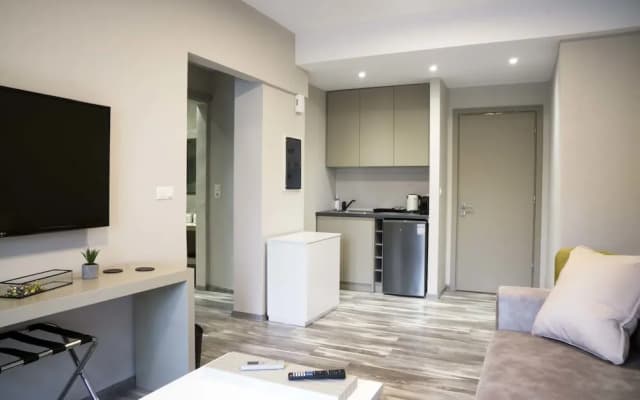 Athens apartment near museum - photo 4