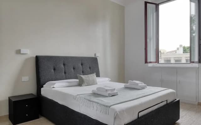 Chic flat with easy city centre access - photo 4