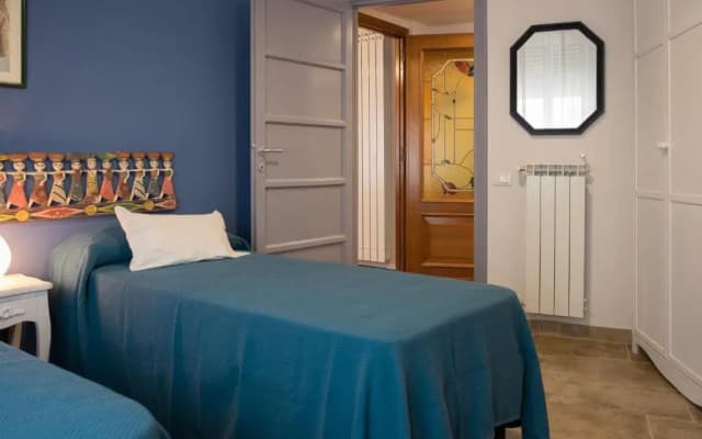 Glorioso Stylish Apartment - photo 3