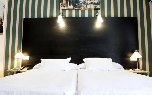 HRC Hotel - photo 3