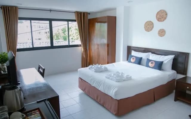 RoomQuest Kalim Beach - photo 4