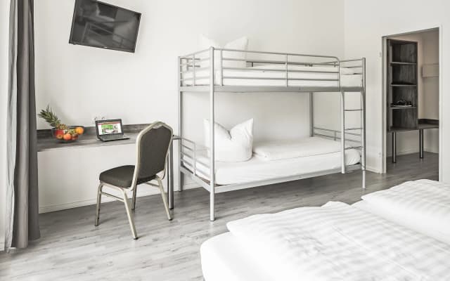 Alecsa Hotel am Olympiastadion - photo 4