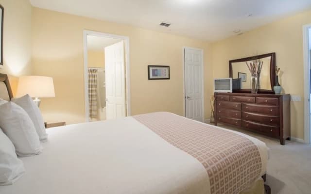 2 Bed 2 Bath Premium l 2004 - photo 5