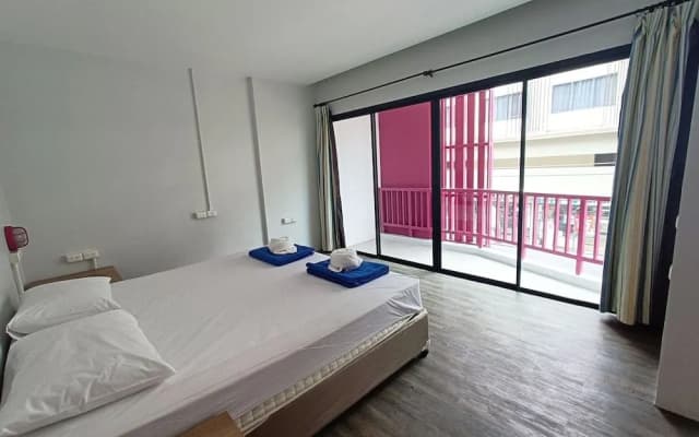 Slumber Party Surf Kata Phuket - photo 3