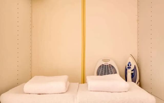 Modern 2 Bed Flat in Trendy Poble Sec - photo 4