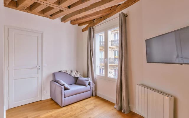 B 364 - Deluxe apartment in the heart of  Notre Dame - photo 3