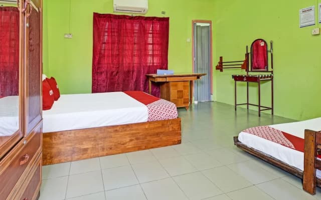 OYO 90278 Redzwan's Beach Resort - photo 3