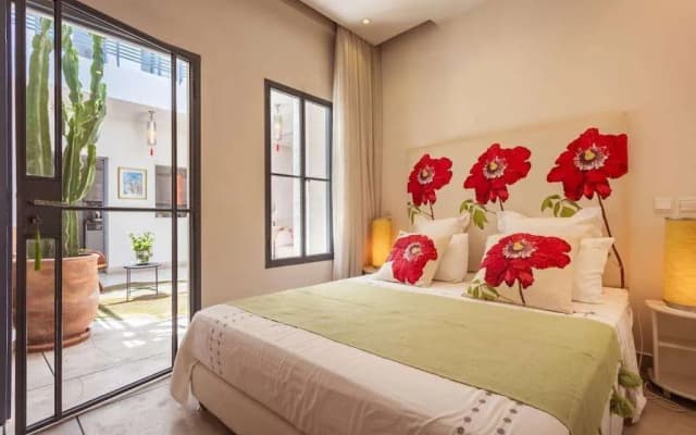 Riad La Sarrazine - photo 4