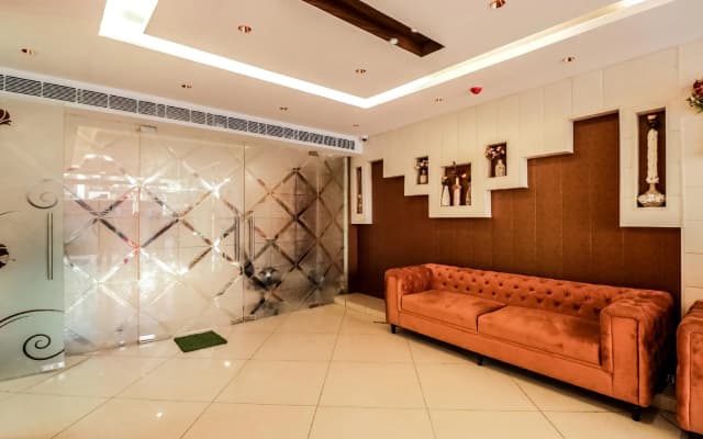 OYO 65601 JPS Galaxy Hotel - photo 4