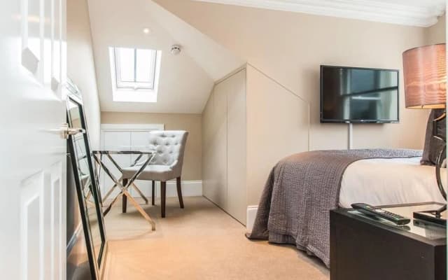 Ealing Apartments - photo 5