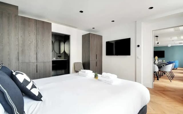 Apartment for 8 People in Madeleine - photo 3