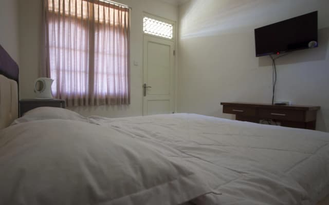 Tasas Inn - photo 3