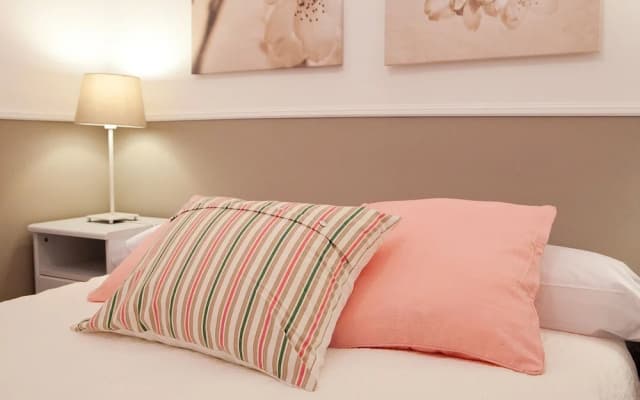 Cute & Spacious Eixample Apartment - photo 4