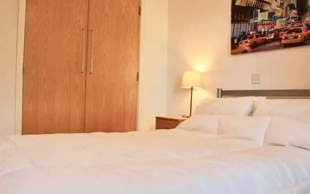 Spacious 2 Bedrooms Apartment in Strada Complex - photo 5