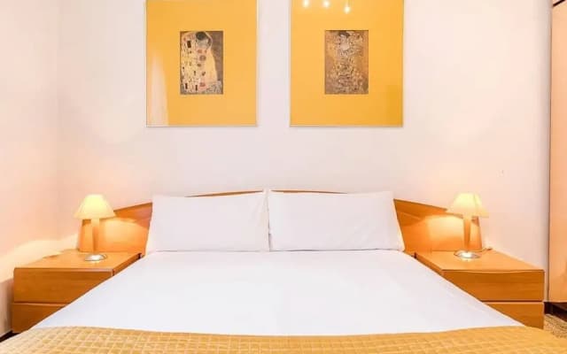 Vintage 3bed/2bath With big Terrace in Eixample - photo 3