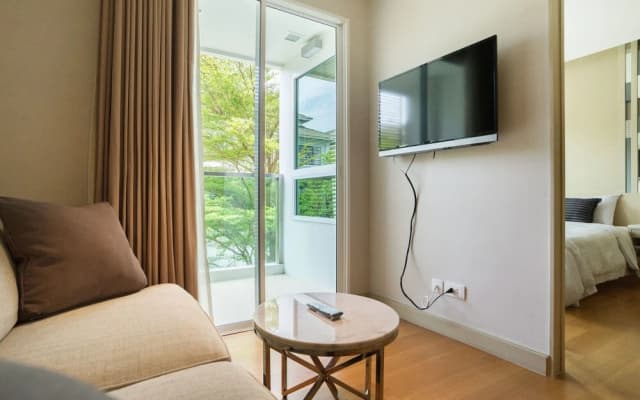 Lux Contemporary Condo By Favstay - photo 4