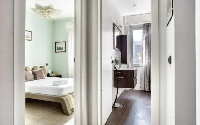Delightful flat with balcony - photo 4
