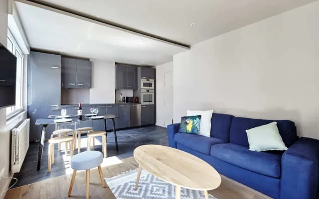 Modern 1BR Home in Batignolles - photo 4