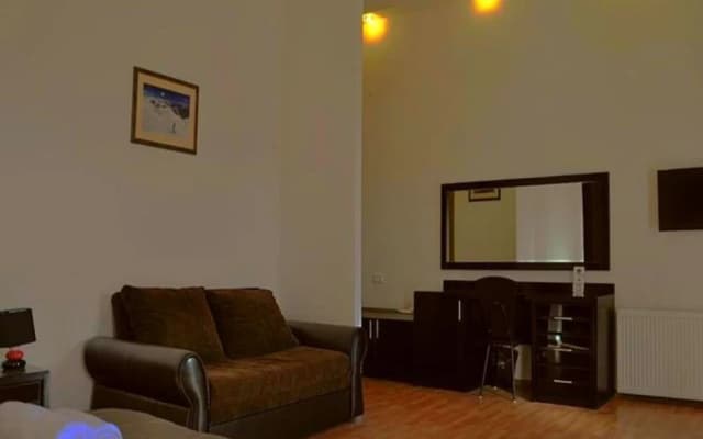 Hotel At Metro - photo 2