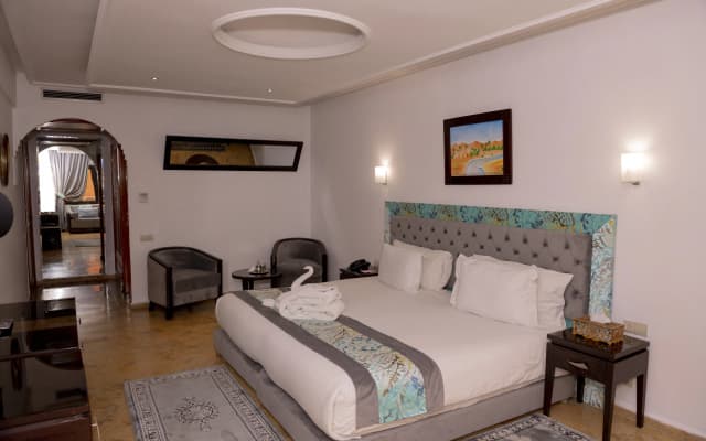 Hôtel Les Trois Palmiers - photo 5