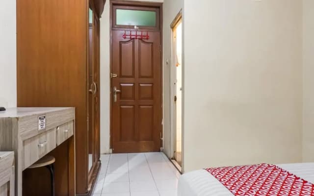 OYO 91145 G Residence - photo 4