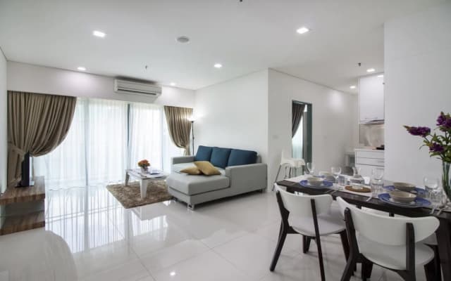 Summer Suites by Plush - photo 3