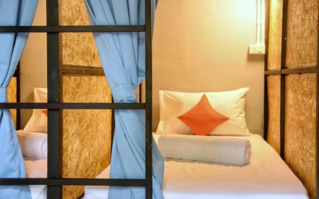 Sleepy Station - Hostel - photo 4