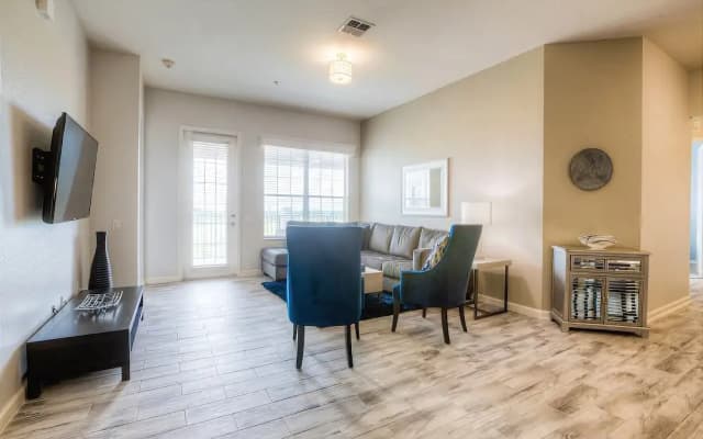 5048 Shoreway Loop #402, - photo 2