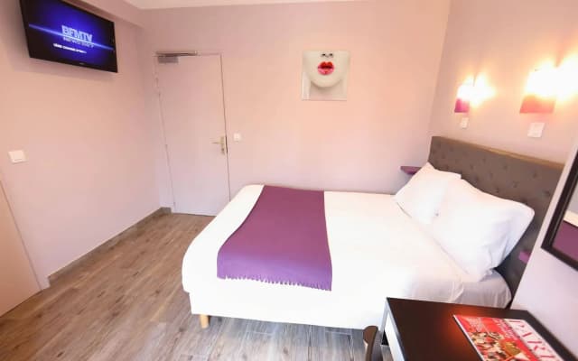 Sweet Hotel - photo 4