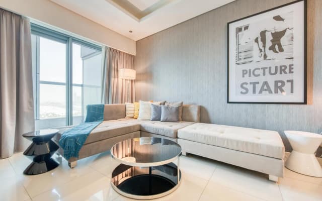 Cool Dubai Apt Next Burj Khalifa Design District - photo 2
