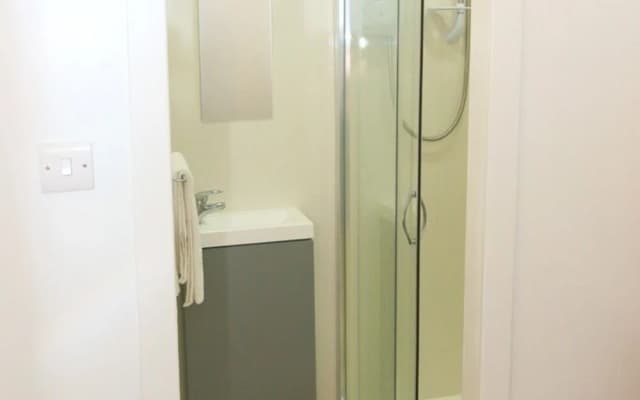 38 Broughton Road - photo 4