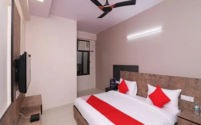 Collection O 74986 Hotel Sky Villas Near Palam Metro Station - photo 3