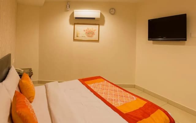 OYO 175 Lotus Hotel - photo 4