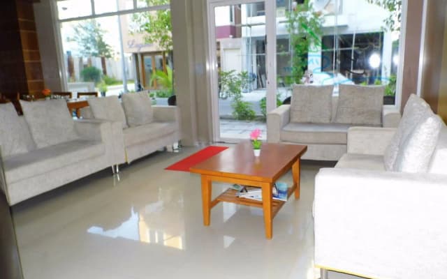 Beach Arena Inn - photo 2