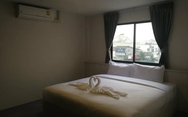 F Plus F Hostel - photo 4