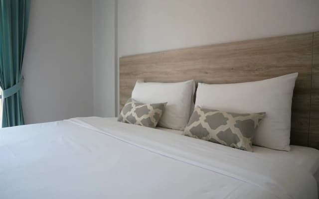 Drop Inn Bangkok - photo 3