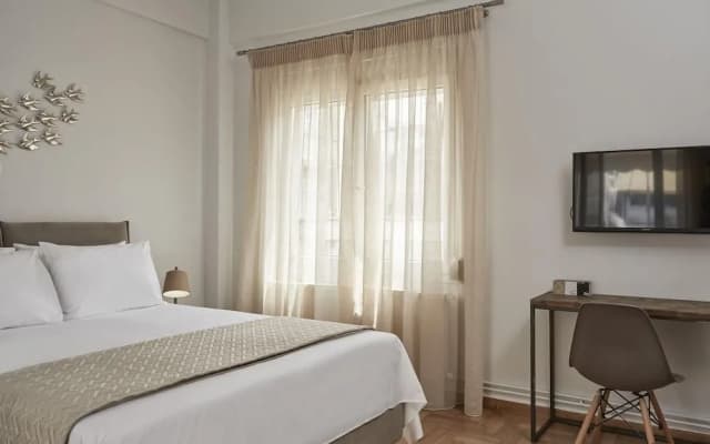 Comfy and Bright Athens Museum Loft - photo 4