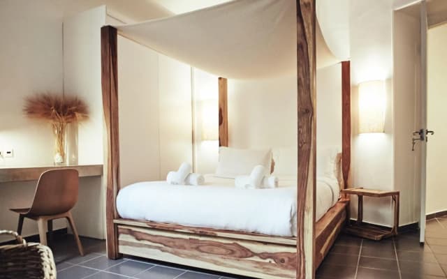 Art Pantheon Apartment (Three-Bedrooms) - photo 3