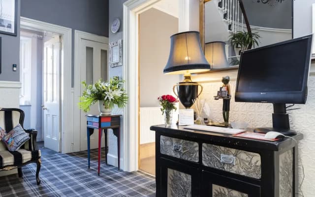 Claremont Guesthouse - photo 2