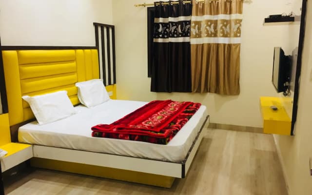Hotel Tushar Continental - photo 2