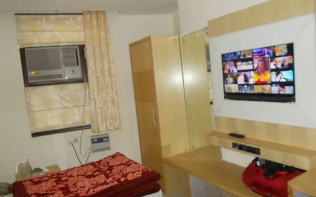 Hotel Hridey Dx - photo 4