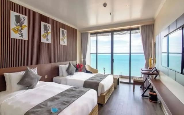 La Vague Hotel - photo 2