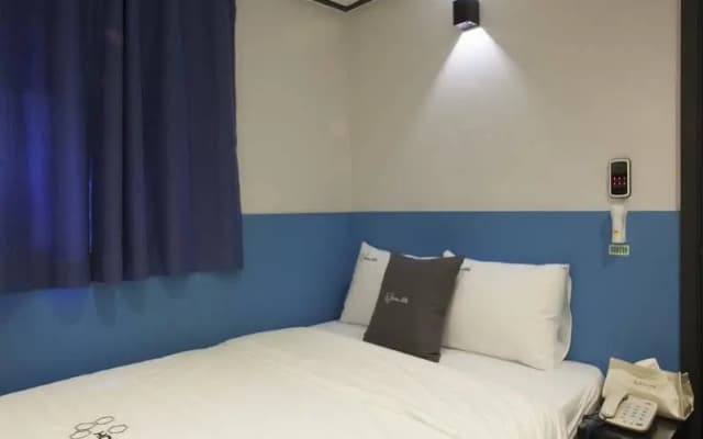Hotel Hive - photo 2