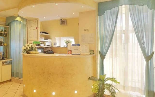 Hotel Arco Romana - photo 2