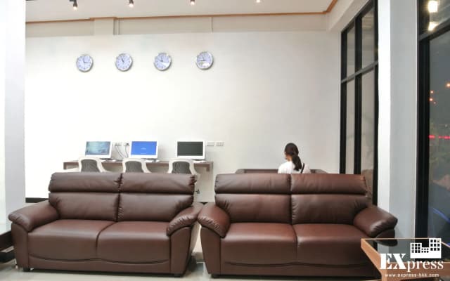 Express Hostel - photo 2