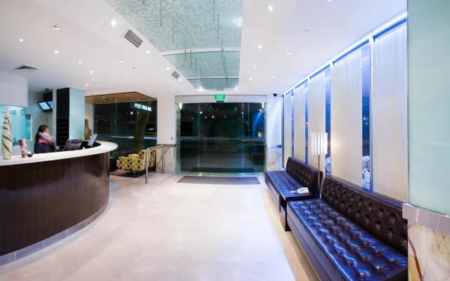 Hyde Park Inn - photo 2