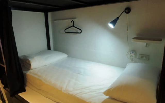 Seek Sleep Hostel - photo 5